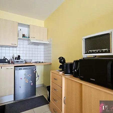 T2 Avec Balcon, Parking Et Proche Port Des Minimes - Fr-1-825-67 Lägenhet *